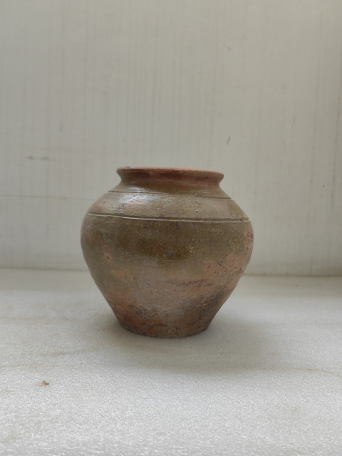 古玩陶瓷黃綠釉罐拍賣,當(dāng)前價(jià)格450元