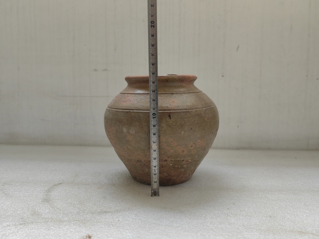 古玩陶瓷黃綠釉罐拍賣,當(dāng)前價(jià)格450元