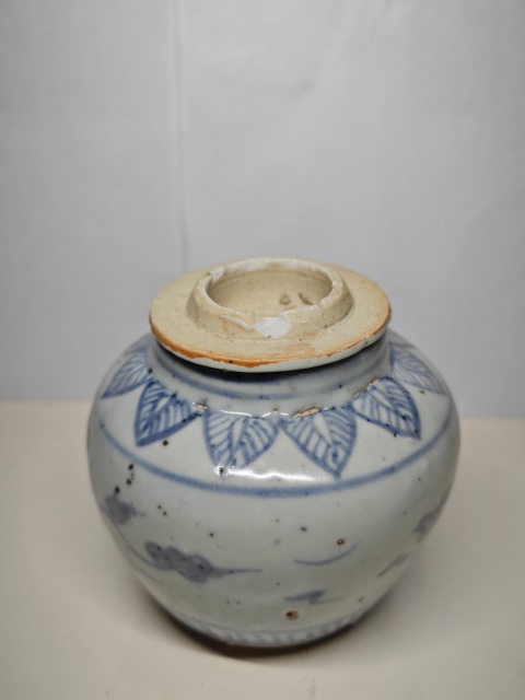 古玩陶瓷明中期青花纏枝花卉紋蓋罐拍賣,當前價格3210元