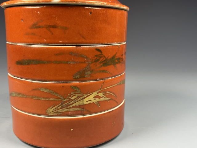 古玩陶瓷民國·**紅描金蘭草紋節盒拍賣，當前價格988元