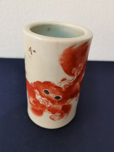 古玩陶瓷礬紅太師少保圖筆筒拍賣，當前價格800元
