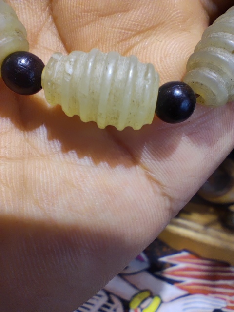 古玩玉器岫玉珠串拍賣,當(dāng)前價(jià)格460元