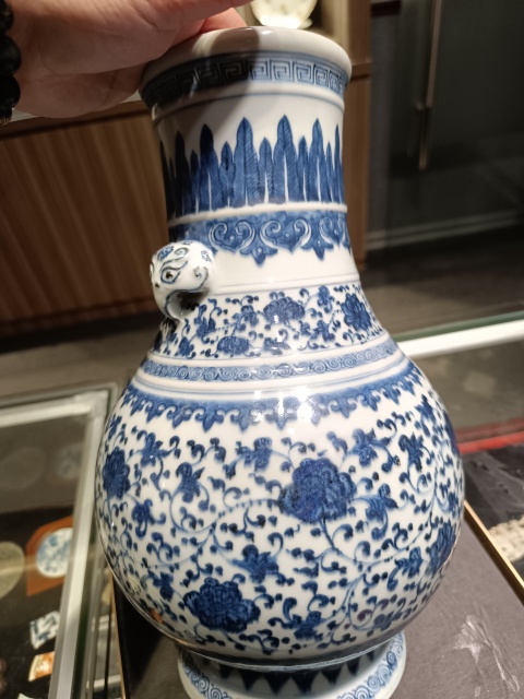 古玩陶瓷青花尊拍賣(mài)，當(dāng)前價(jià)格39800元