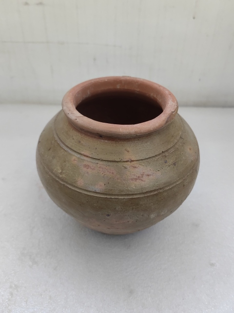 古玩陶瓷黃綠釉罐拍賣,當(dāng)前價(jià)格450元
