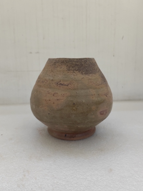 古玩陶瓷黃綠釉罐拍賣,當(dāng)前價(jià)格450元