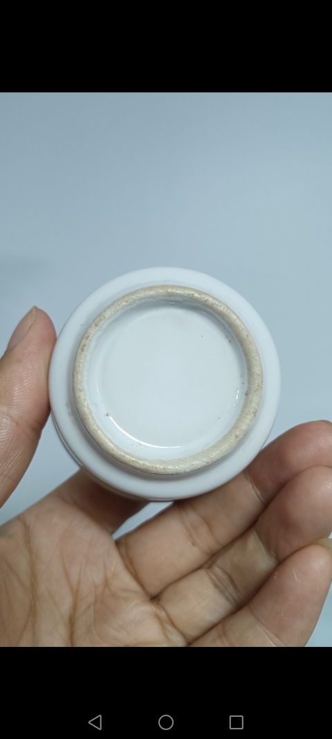 古玩陶瓷清末民初，白釉唇口杯拍賣，當前價格100元