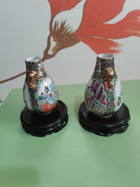 古玩陶瓷人物花鳥蝶紋廣彩瓶拍賣，當前價格1250元