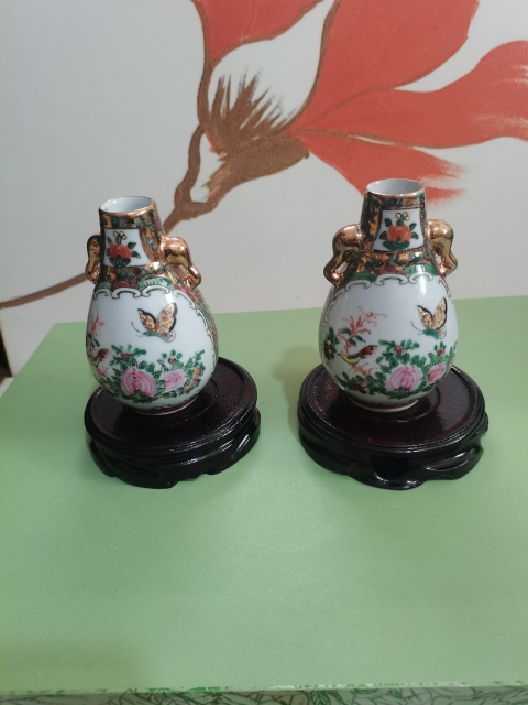 古玩陶瓷人物花鳥蝶紋廣彩瓶拍賣，當前價格1250元