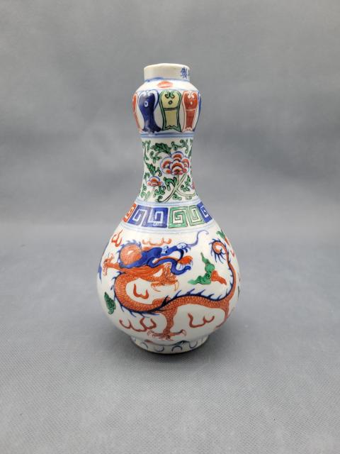 古玩陶瓷青花五彩趕珠龍紋蒜頭瓶拍賣，當前價格15000元