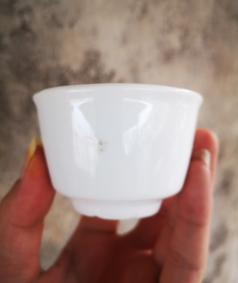 古玩陶瓷清代.甜白釉唇口杯拍賣，當(dāng)前價格980元