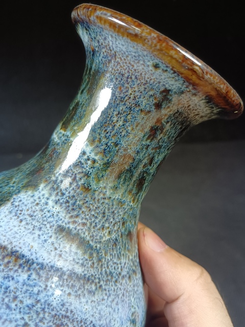 古玩陶瓷(全美品)創(chuàng)匯時(shí)期石灣窯窯變釉觀音瓶高25cm拍賣,當(dāng)前價(jià)格198元