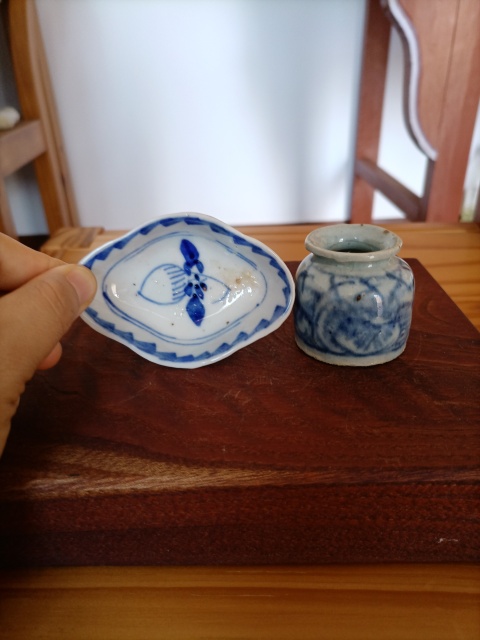 古玩陶瓷清中期.淡描青花花卉紋水盂及海棠小盤330拍賣,當(dāng)前價(jià)格330元