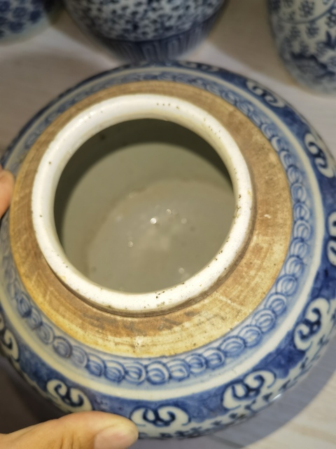 古玩陶瓷花卉紋青花罐拍賣，當前價格2000元