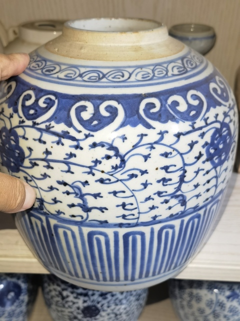 古玩陶瓷花卉紋青花罐拍賣，當前價格2000元