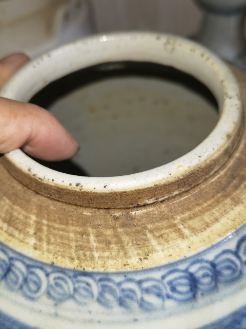 古玩陶瓷花卉紋青花罐拍賣，當前價格2000元