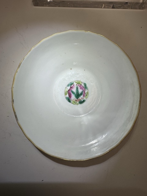 古玩陶瓷同治，·細(xì)路粉彩花蝶紋折腰杯拍賣，當(dāng)前價(jià)格3800元