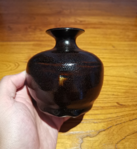 古玩陶瓷明代?黑釉龜背紋蘋果尊拍賣，當前價格990元