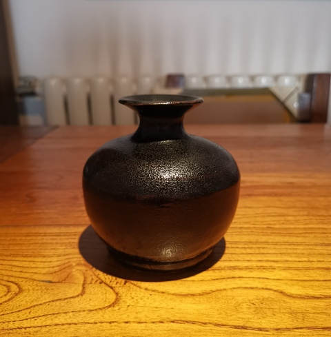 古玩陶瓷明代?黑釉龜背紋蘋果尊拍賣，當前價格990元
