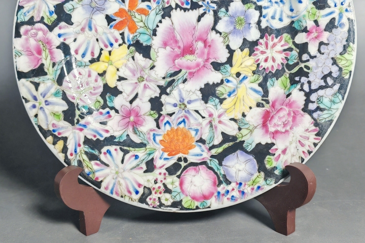 古玩陶瓷民國·墨地百花不落地紋折沿盤拍賣，當前價格1880元