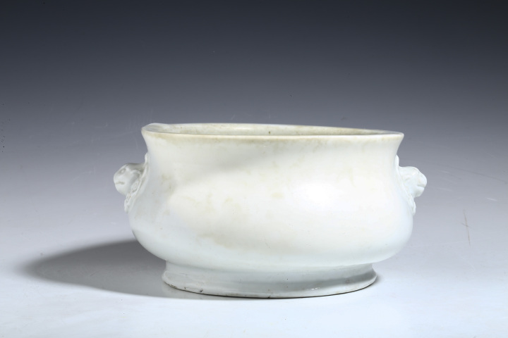 古玩陶瓷清·德化窯白釉獅耳爐拍賣，當前價格2200元