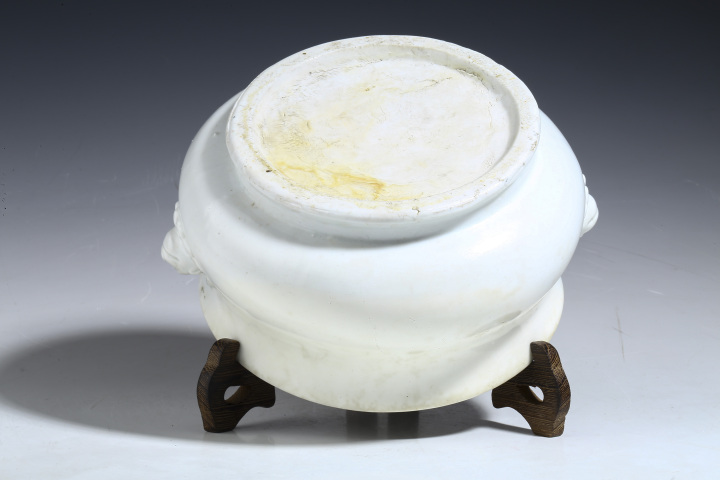 古玩陶瓷清·德化窯白釉獅耳爐拍賣，當前價格2200元
