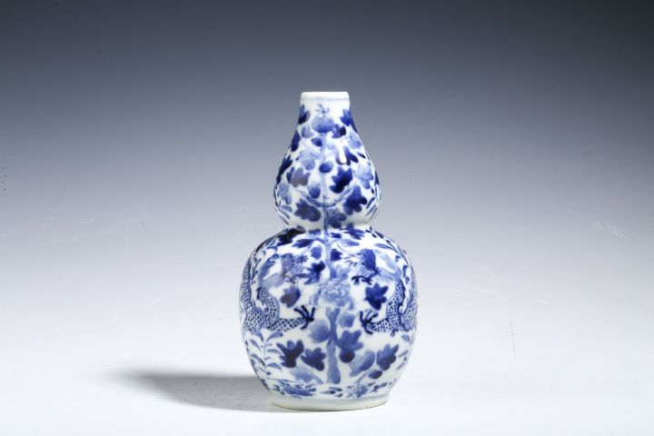 古玩陶瓷清晚期·青花龍穿花紋葫蘆瓶拍賣，當前價格4500元