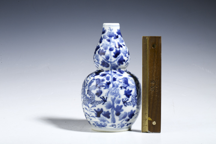 古玩陶瓷清晚期·青花龍穿花紋葫蘆瓶拍賣，當前價格4500元