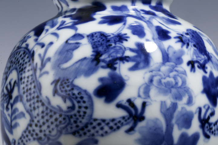 古玩陶瓷清晚期·青花龍穿花紋葫蘆瓶拍賣，當前價格4500元