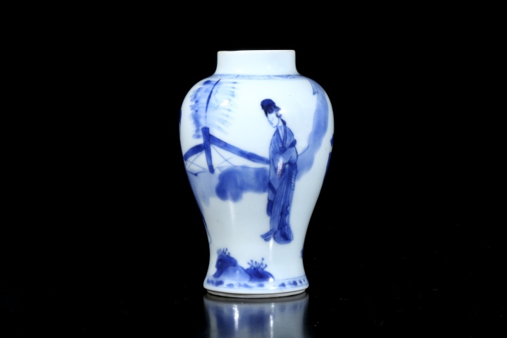 古玩陶瓷清康熙·青花仕女圖雞腿瓶拍賣，當前價格26000元