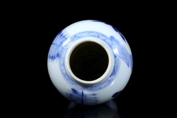 古玩陶瓷清康熙·青花仕女圖雞腿瓶拍賣，當前價格26000元