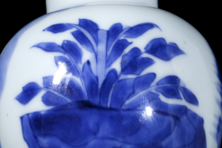 古玩陶瓷清康熙·青花仕女圖雞腿瓶拍賣，當前價格26000元