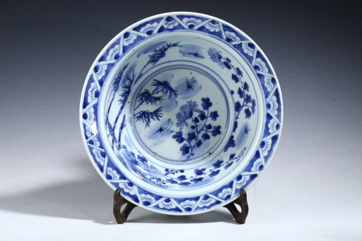 古玩陶瓷清中·青花竹菊紋凈手盆拍賣，當前價格1672元