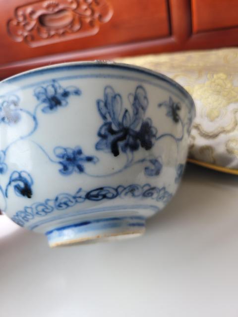 域鉴古玩】明成化青花缠枝莲纹碗拍卖价格/图片/值多少钱