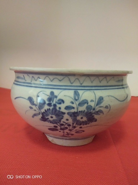古玩陶瓷青花花卉紋香爐拍賣，當(dāng)前價格1265元