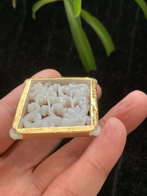 古玩玉器清代和田玉鏤雕八寶如意壽字牌拍賣(mài)，當(dāng)前價(jià)格48000元