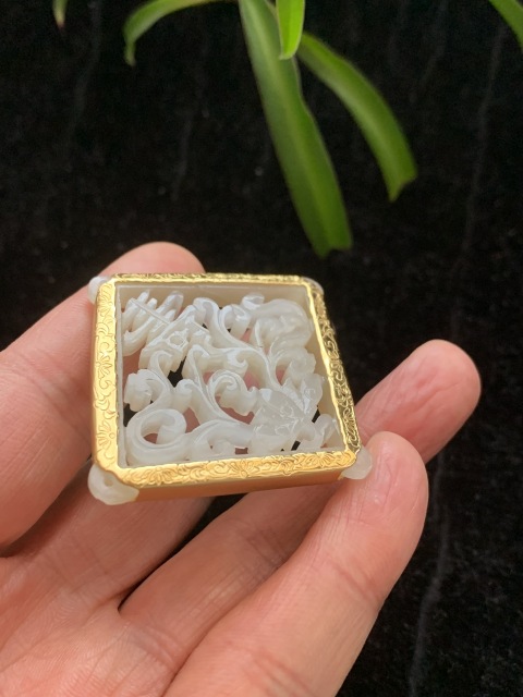 古玩玉器清代和田玉鏤雕八寶如意壽字牌拍賣(mài)，當(dāng)前價(jià)格48000元