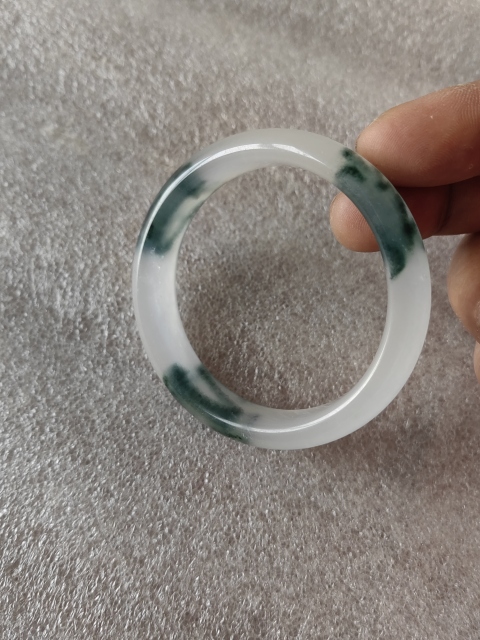 古玩玉器獨(dú)龍玉手鐲拍賣,當(dāng)前價(jià)格398元