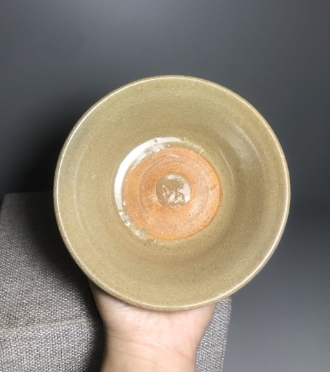 古玩陶瓷釉水一流龍泉青釉碗拍賣，當(dāng)前價(jià)格0元
