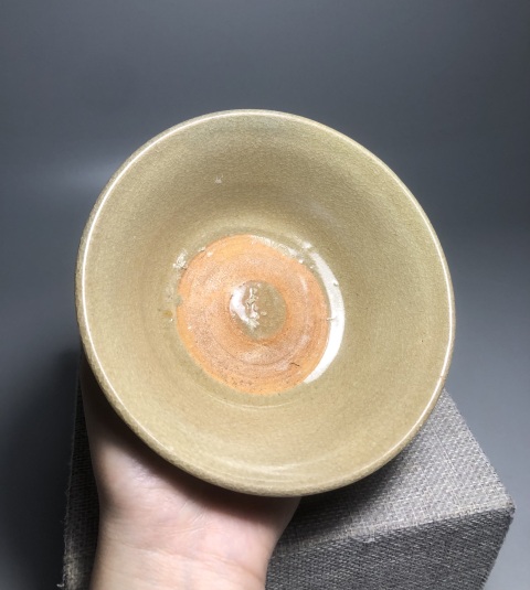 古玩陶瓷釉水一流龍泉青釉碗拍賣，當(dāng)前價(jià)格0元