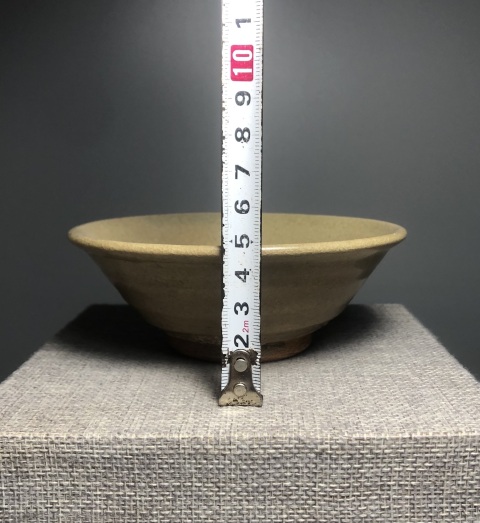 古玩陶瓷釉水一流龍泉青釉碗拍賣，當(dāng)前價(jià)格0元