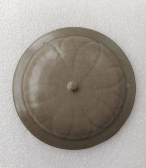 古玩陶瓷龍泉蓮瓣紋蓋拍賣，當前價格600元