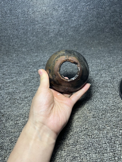 古玩陶瓷館藏級精品南宋建窯油滴盞茶漏拍賣，當前價格198元