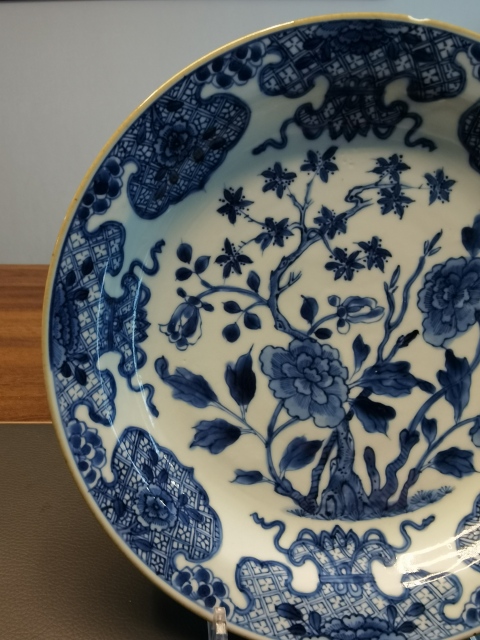 古玩陶瓷康熙頂級翠毛藍青花花卉紋折沿盤拍賣，當前價格2980元