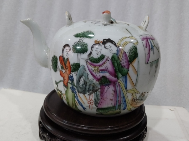 古玩雜項粉彩瓷壺拍賣,當(dāng)前價格388元