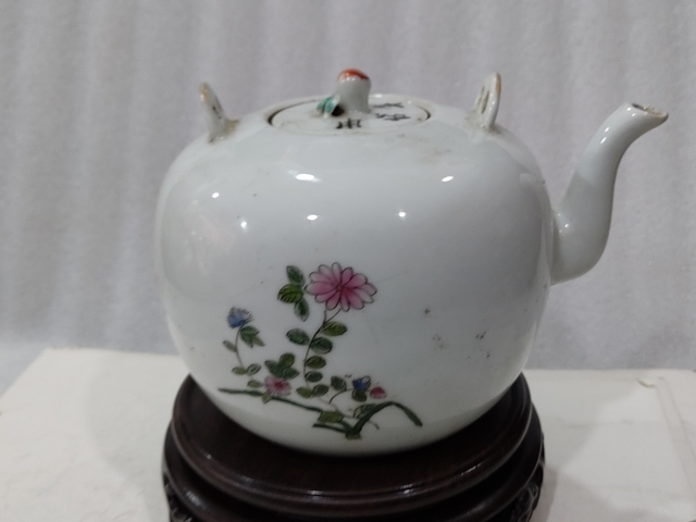 古玩雜項粉彩瓷壺拍賣,當(dāng)前價格388元