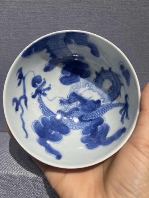 古玩陶瓷清雍正過墻龍紋青花茶碗拍賣,當前價格8500元