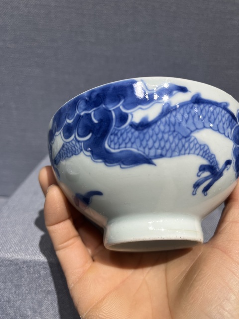 古玩陶瓷清雍正過墻龍紋青花茶碗拍賣,當前價格8500元