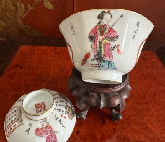 古玩陶瓷咸豐粉彩無雙譜人物八方蓋碗(有底托配三才一套)拍賣，當前價格28888元