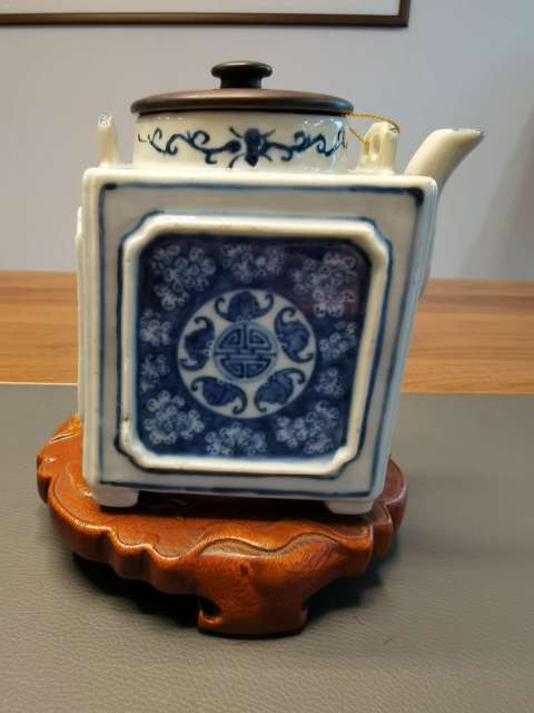 古玩陶瓷清中·青花五福捧壽紋壺真品鑒賞圖