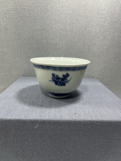 古玩陶瓷清乾隆花卉紋青花杯拍賣，當前價格2800元